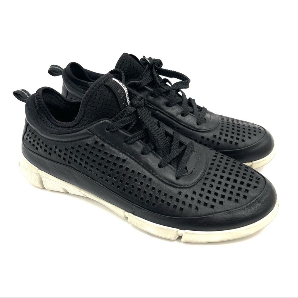 ECCO Women's Intrinsic Sneaker Pull On Black Perforated Shoes Lace SZ 40 (9-9.5)